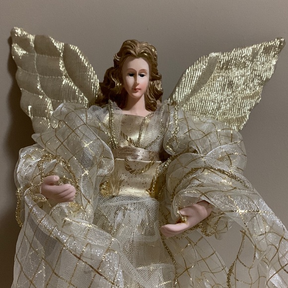 Angel Tree Topper/Mantle Decor - Picture 2 of 4